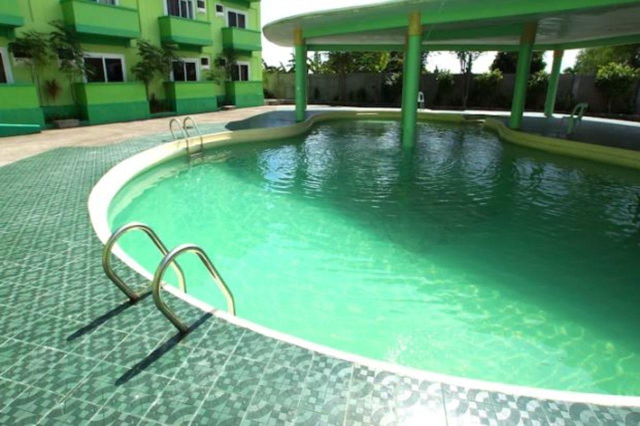 Green One Hotel マクタン エクステリア 写真