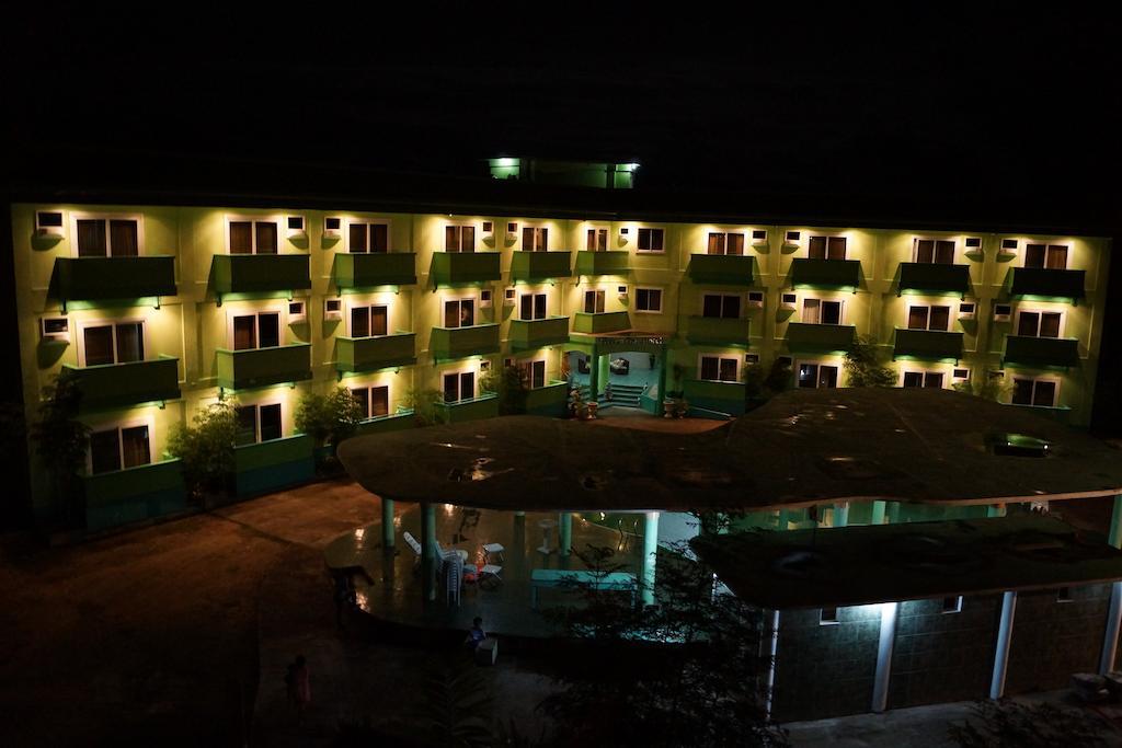 Green One Hotel マクタン エクステリア 写真